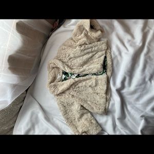 Cabi xs cream color cropped fuzzy sweater. Inside material is silk.